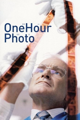 One Hour Photo Poster of One Hour Photo