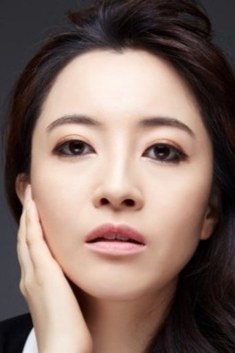 Portrait of Lee Tae-young