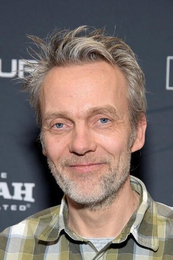 Portrait of Toby Genkel