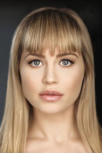Portrait of Lana Lonergan