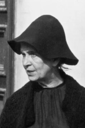 Portrait of Linda Gay