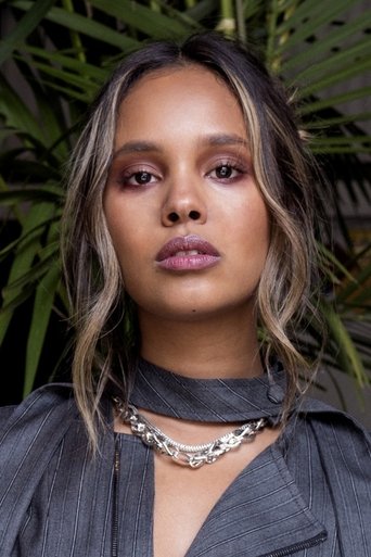 Portrait of Alisha Boe