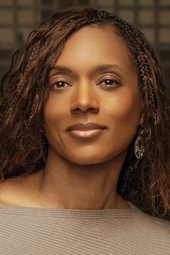 Portrait of Danielle Reyes