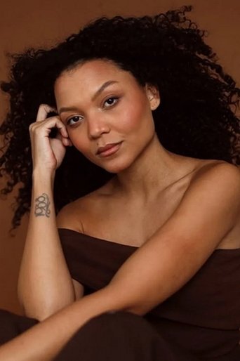 Portrait of Kamila Amorim