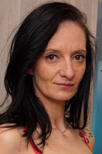 Portrait of Laura Davis