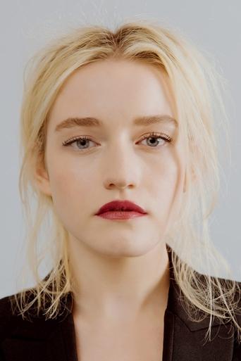 Portrait of Julia Garner