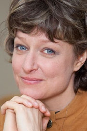 Portrait of Julie McClemens 
