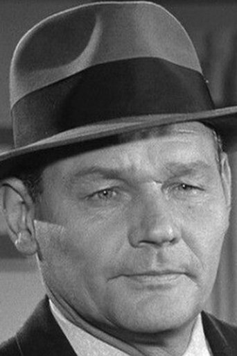 Portrait of Leo Gordon