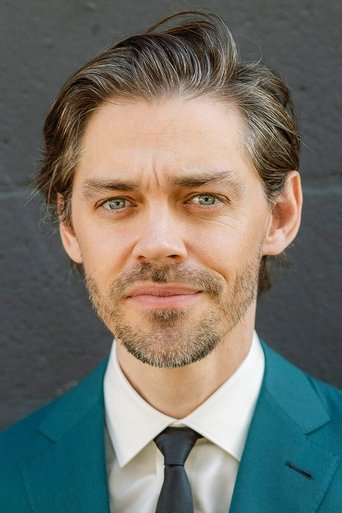 Portrait of Tom Payne
