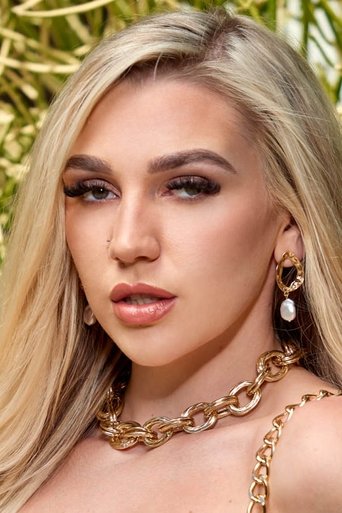 Portrait of Kendra Sunderland