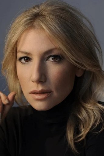 Portrait of Ari Graynor
