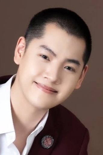 Portrait of Nontapat Intarasuan