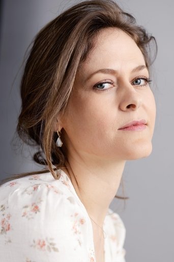 Portrait of Liz McGeever