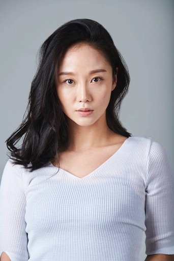 Portrait of Heo Yoo-ri