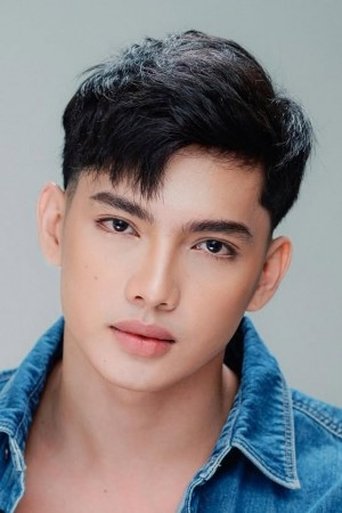 Portrait of Ethan Aguilar