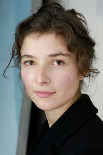 Portrait of Hannah Schutsch
