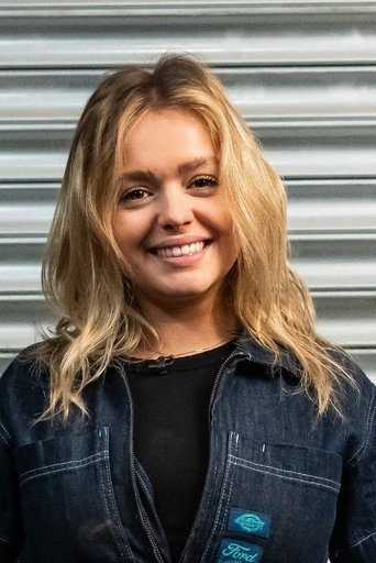 Portrait of Izzy Hammond