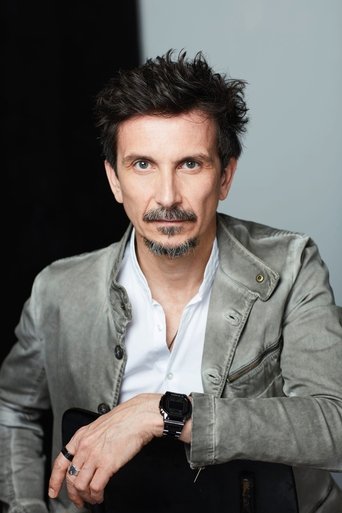 Portrait of Arnaud Tsamere