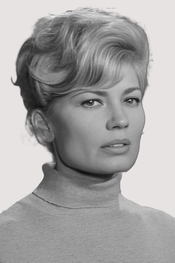 Portrait of Nadia Sanders