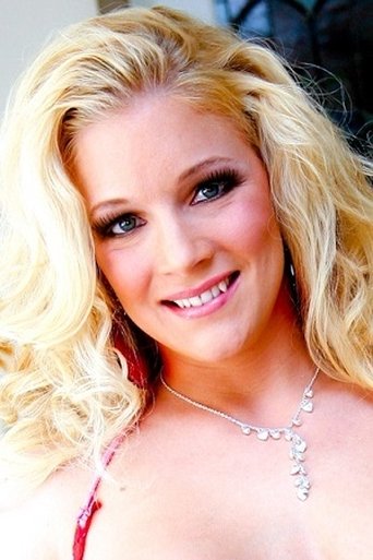 Portrait of Heidi Mayne
