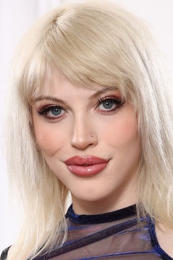Portrait of Izzy Wilde