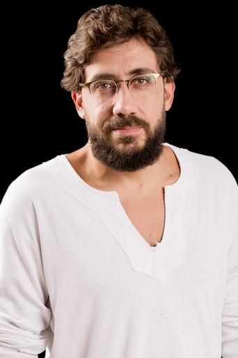 Portrait of Matheus Leitão