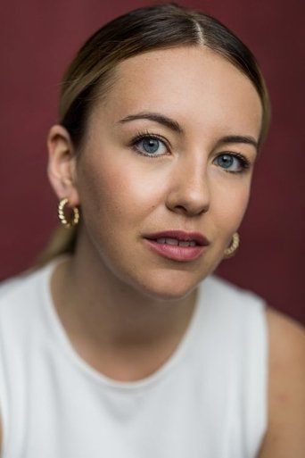 Portrait of Lily Streames