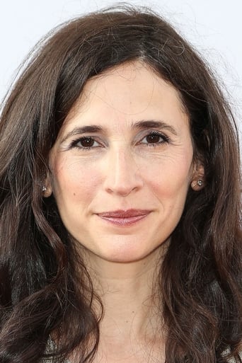 Portrait of Michaela Watkins