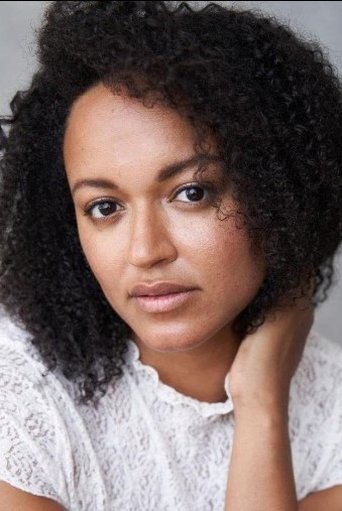 Portrait of Melanie Thompson