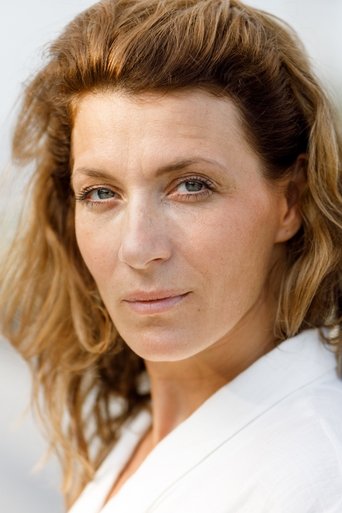 Portrait of Caroline Frank