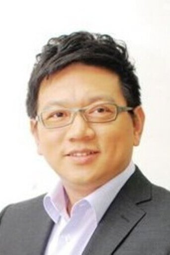 Portrait of 骆新