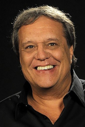 Portrait of Dennis Carvalho