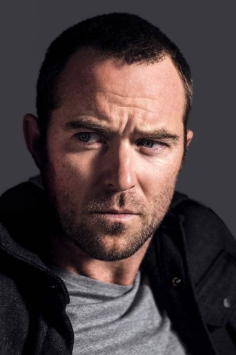 Portrait of Sullivan Stapleton