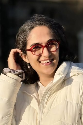 Portrait of Elahe Esmaili