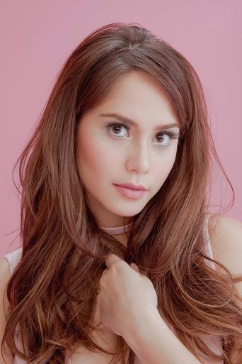 Portrait of Jessy Mendiola