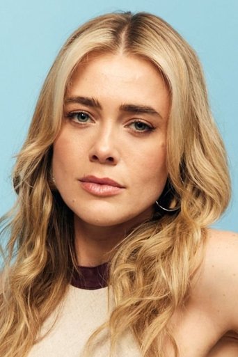 Portrait of Melissa Roxburgh