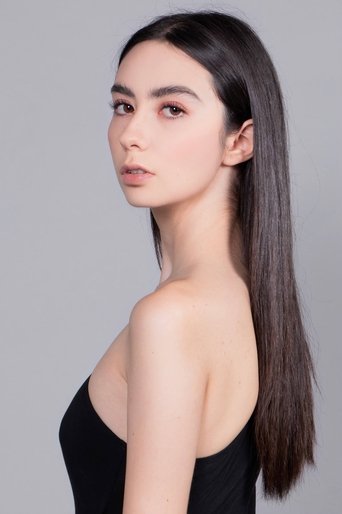 Portrait of Nicole Viggiano
