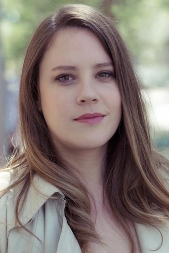 Portrait of Lara Pons