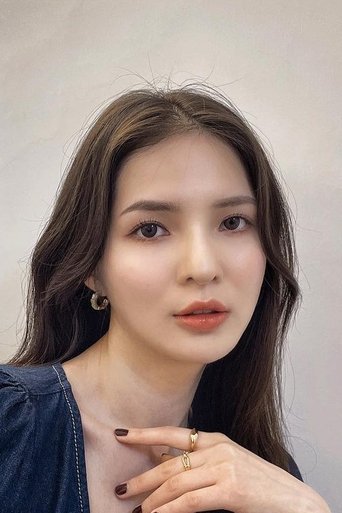Portrait of Daisy Hsu