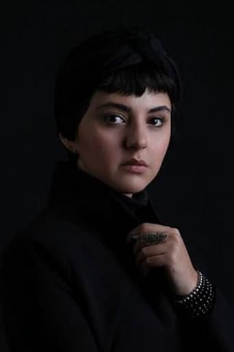 Portrait of Mahsa Alafar