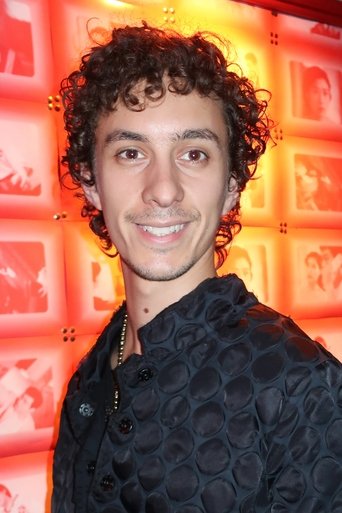 Portrait of Ari Kwasner-Catsi