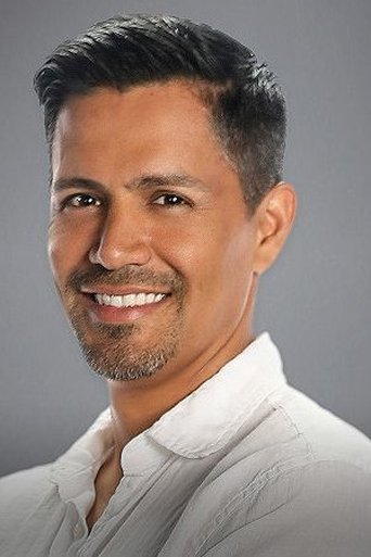 Portrait of Jay Hernandez