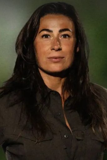 Portrait of Hannah Vreugdenhil