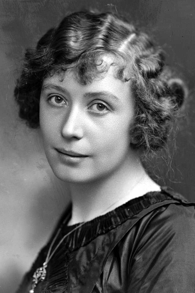 Portrait of Lia Norée