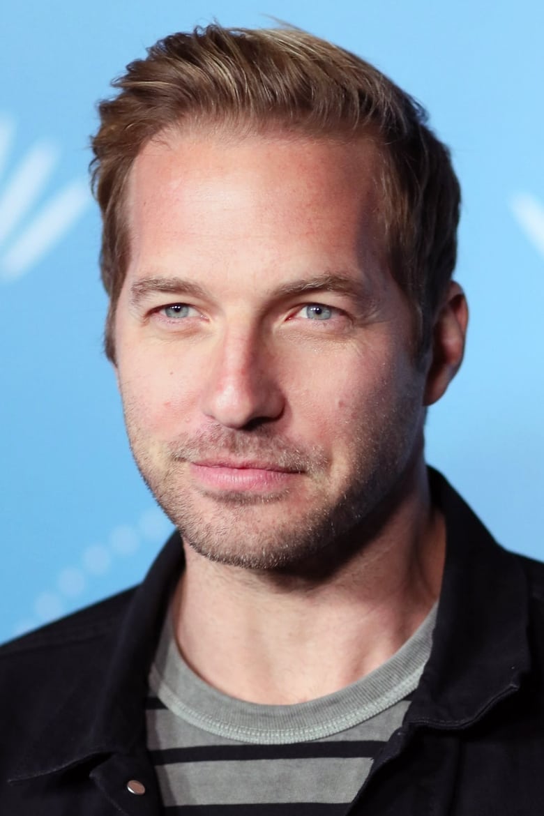 Portrait of Ryan Hansen