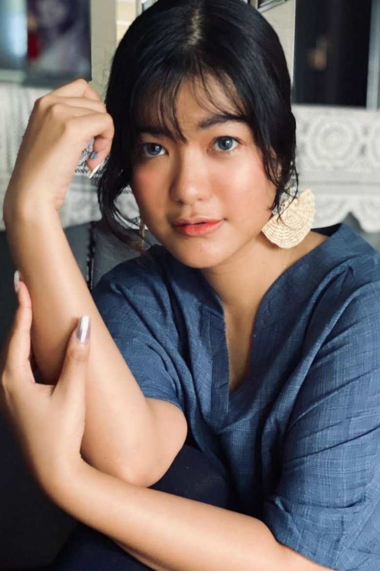 Portrait of Thinzar Myint Mo