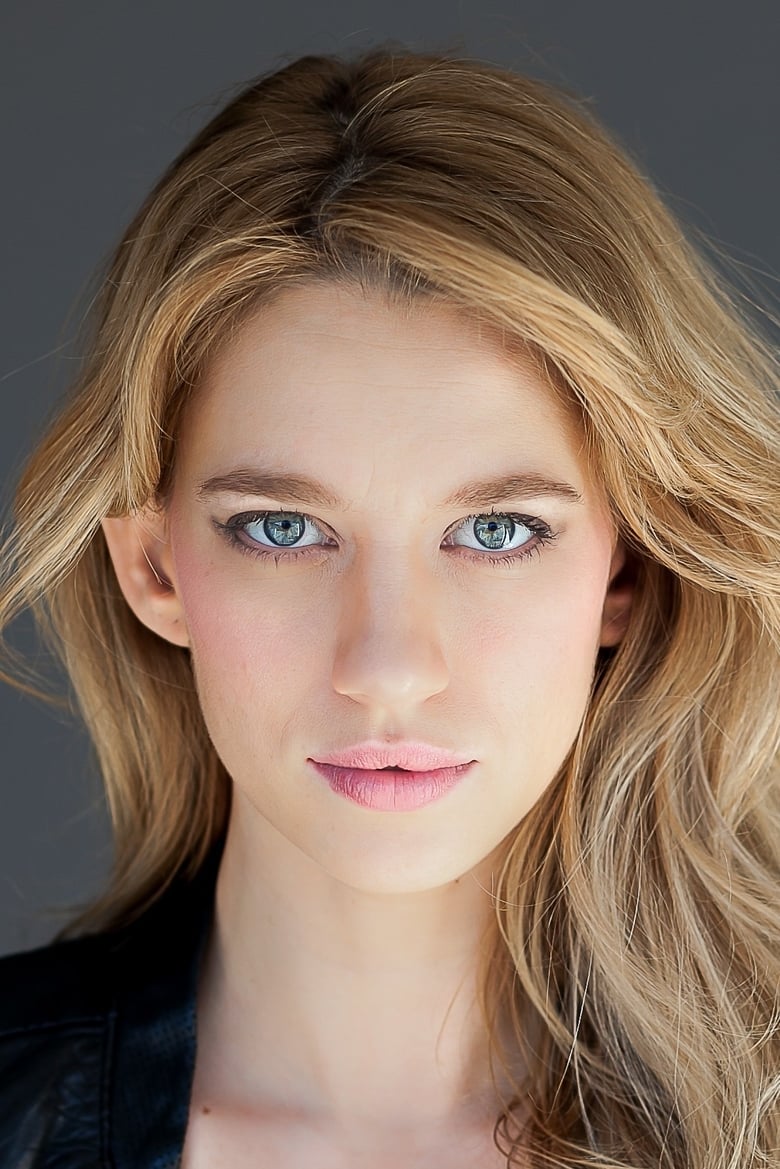 Portrait of Yael Grobglas