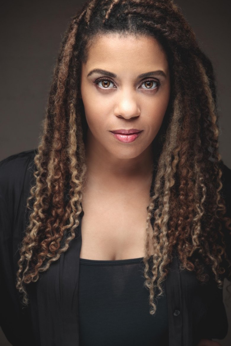 Portrait of Tia Robinson