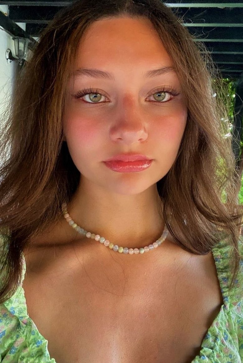Portrait of Lara Aksüt