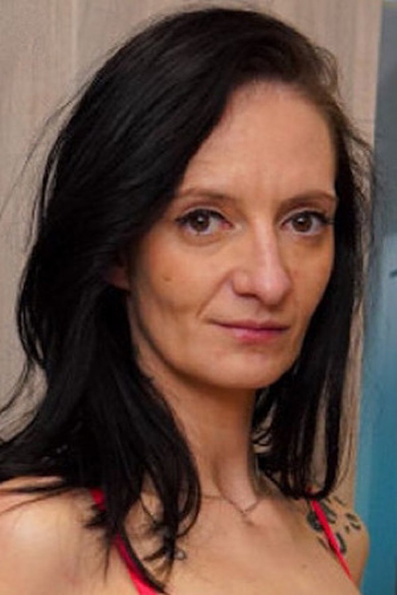 Portrait of Laura Davis